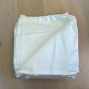 Cozy Earth King Size Bamboo Blanket - brand new